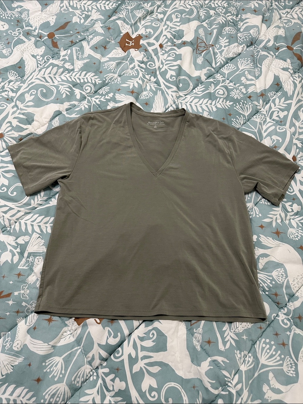 Abercrombie & Fitch Olive V-Neck Tee - Short Sleeve